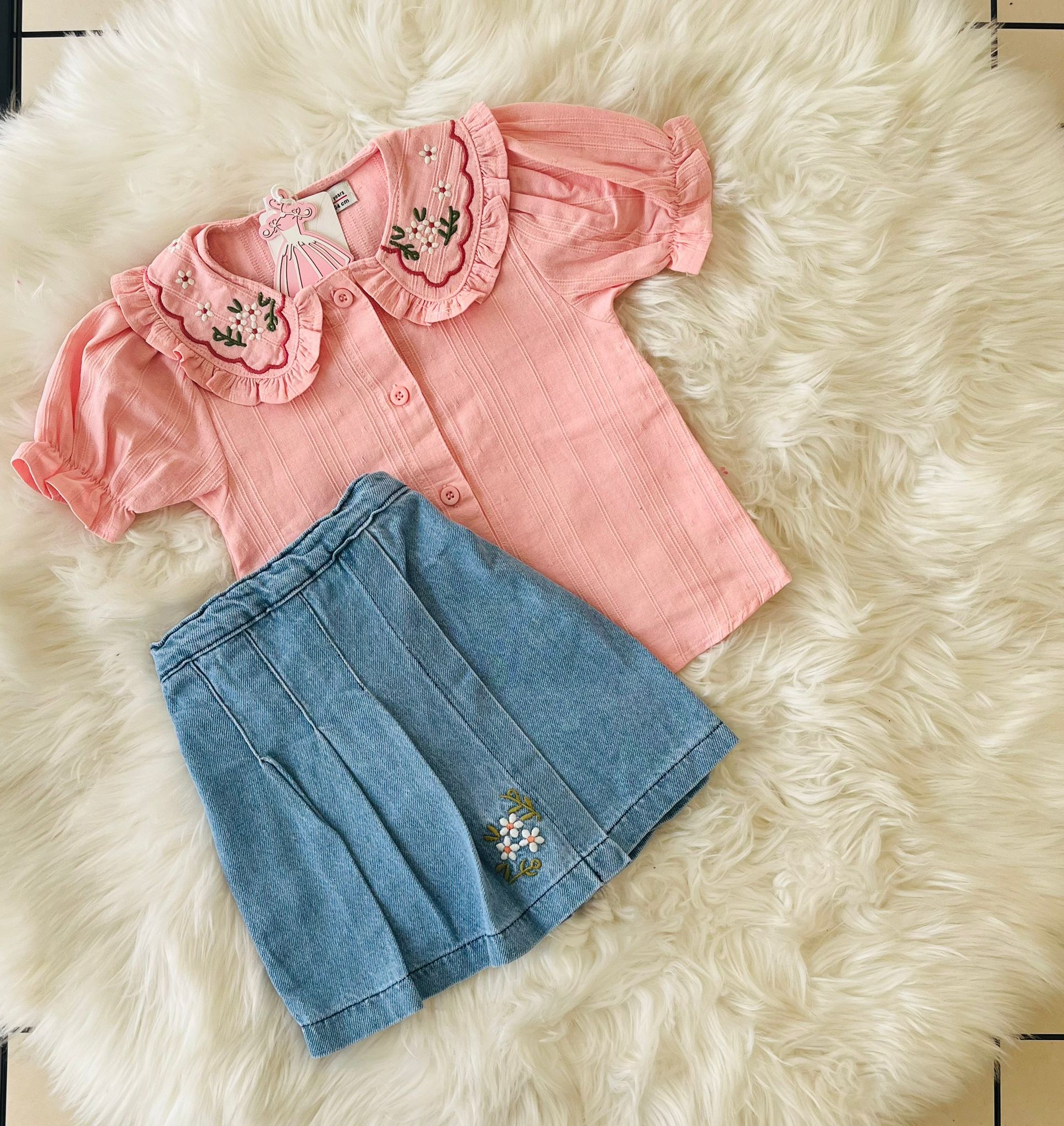 İŞLEME DETAYLI KOT ETEK VE GÖMLEK