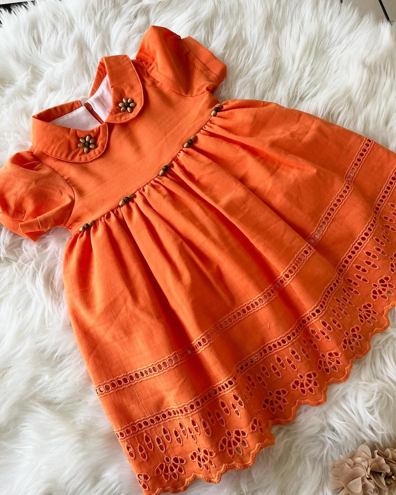 TURUNCU FİSTOLU ELBİSE