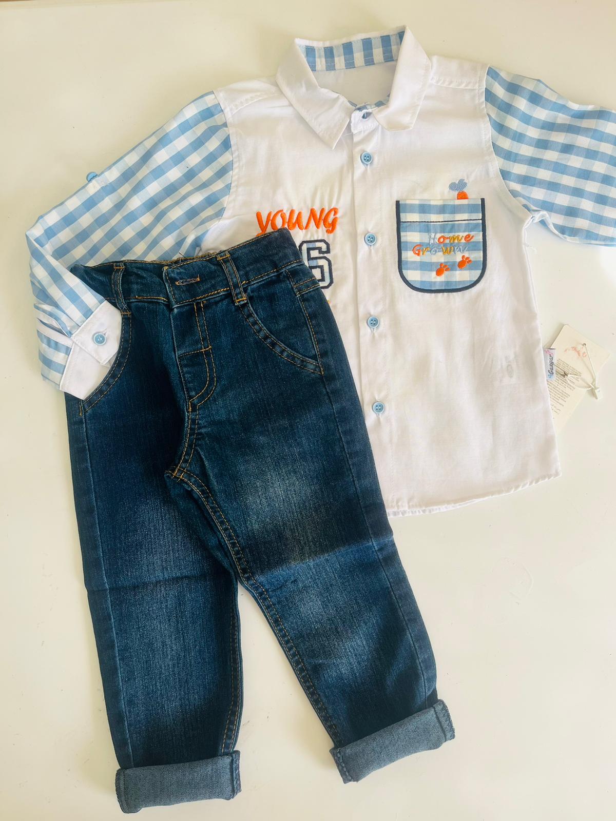 MAVİ GÖMLEKLİ ERKEK TAKIM