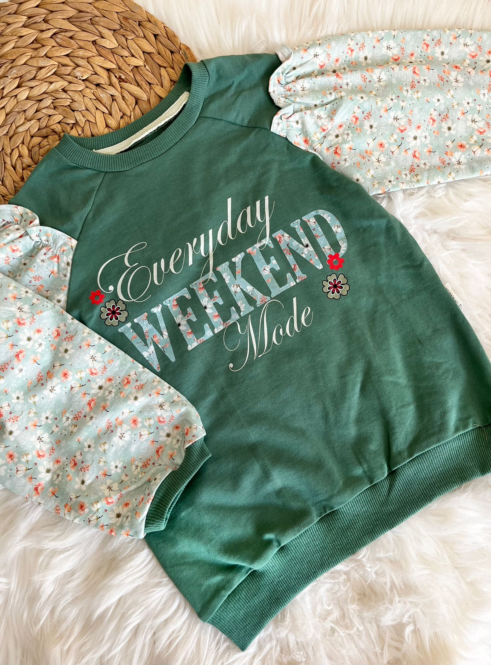 kız tekli çiçekli sweat