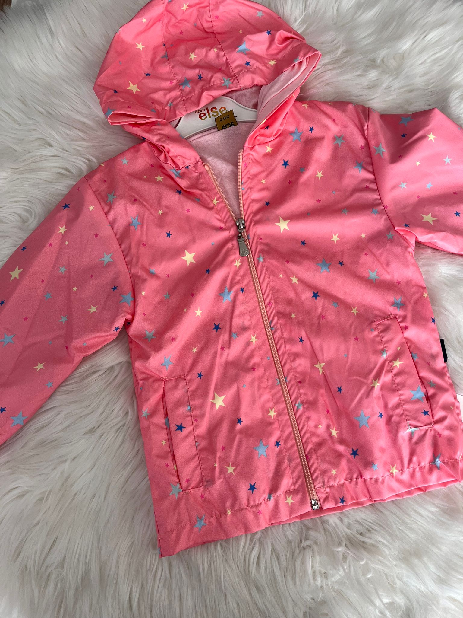 yıldızlı yagmurluk