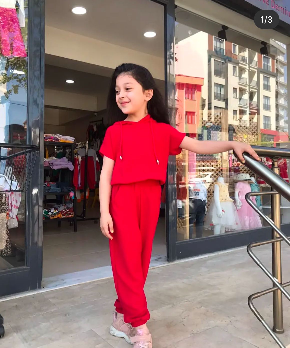 kırmızı spor takım