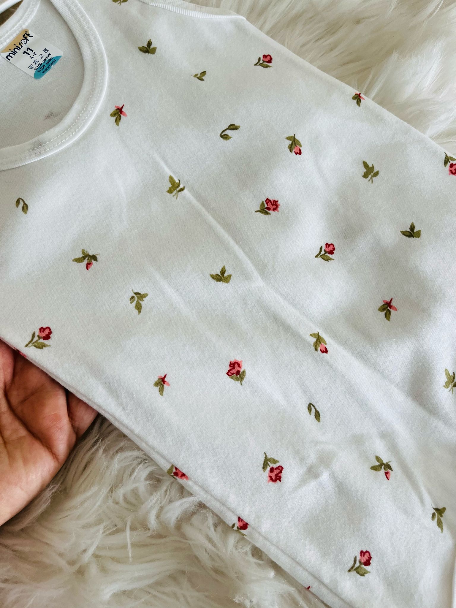 BEYAZ ÇİÇEKLİ ZIBIN