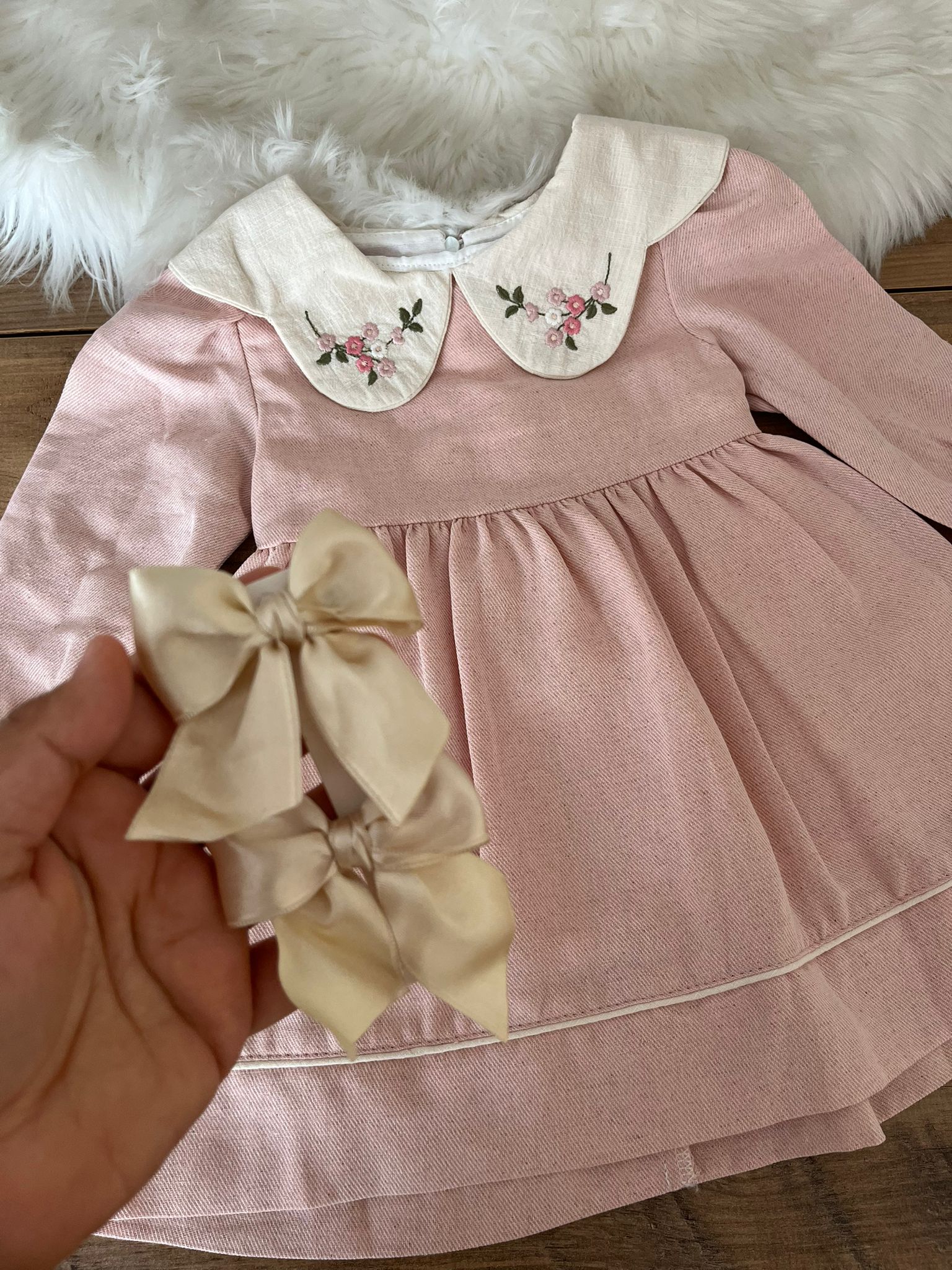 pembe nakış detaylı elbise