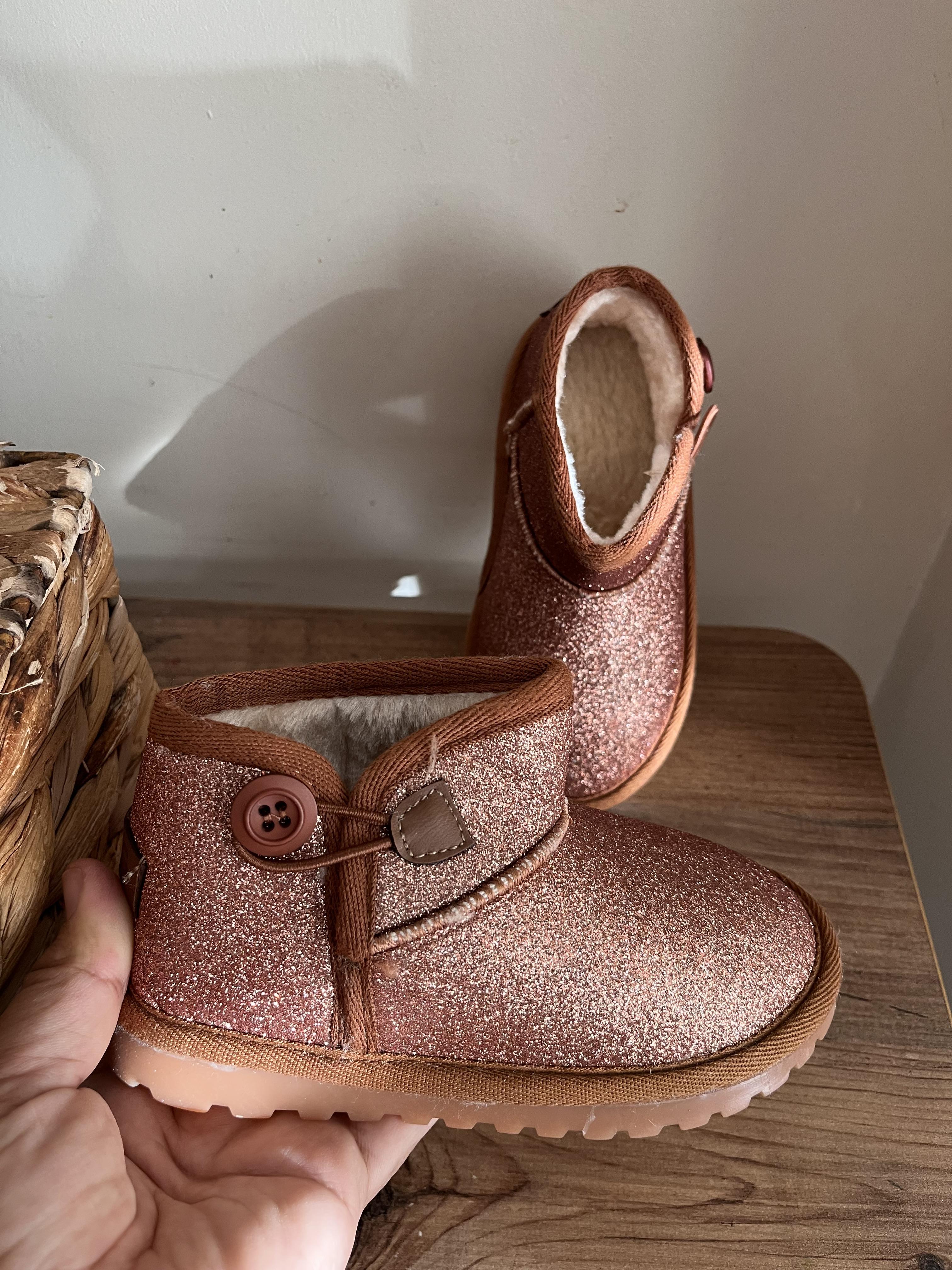 TABA SİMLİ UGG BOT