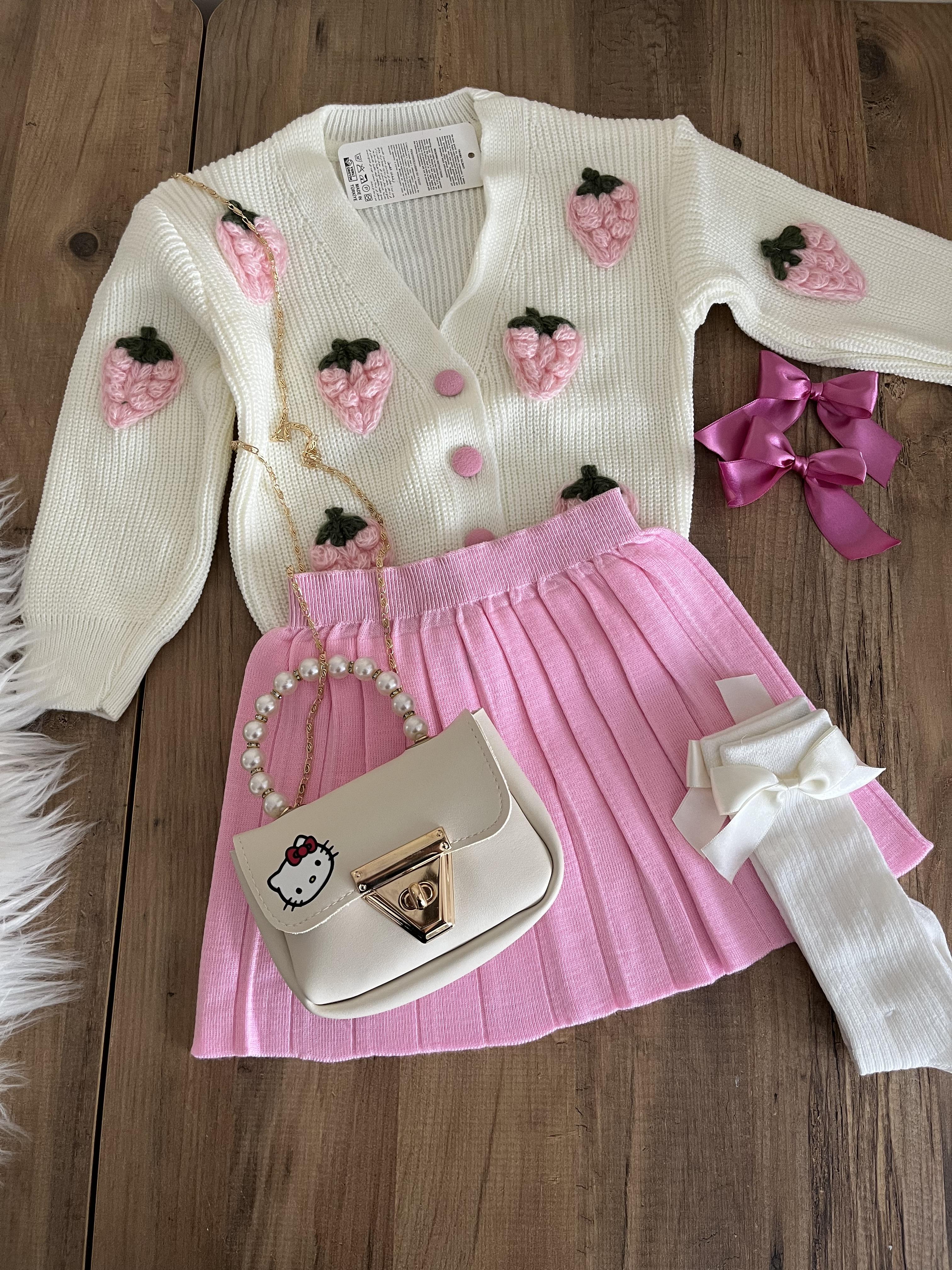 Pembe çilekli takım