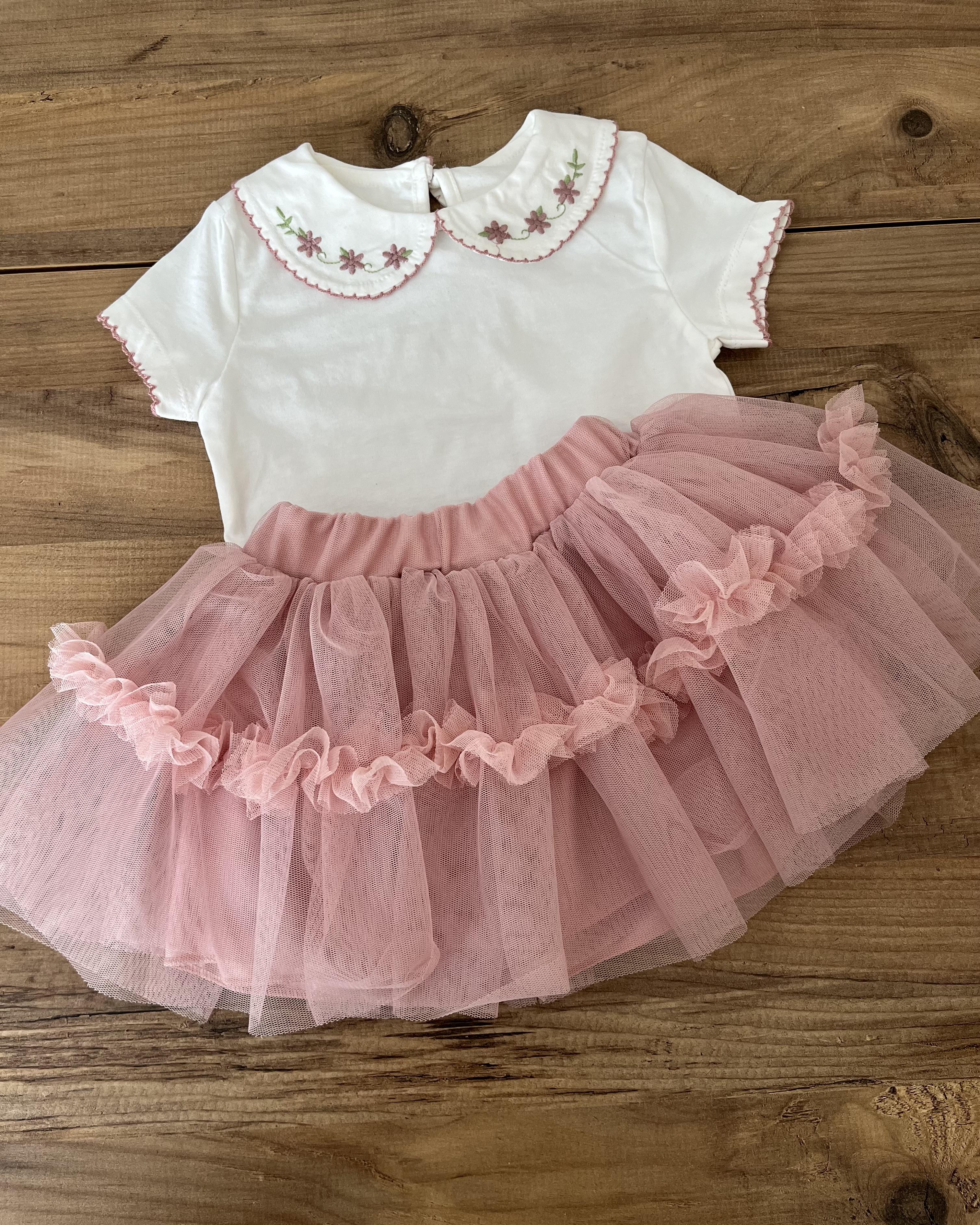 Pembe nakışlı tütü etekli takım